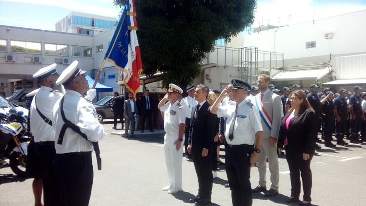 Les policiers de Nouméa rencontrent le Ministre de l'Intérieur