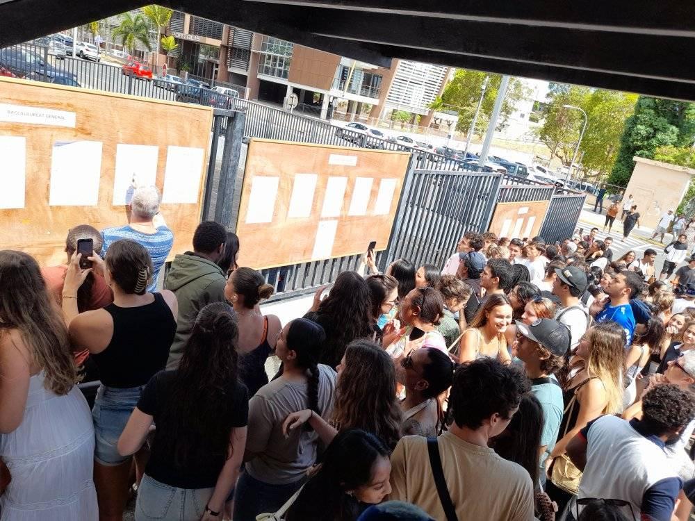 Des rires et des larmes...A l'heure des résultats du BAC !