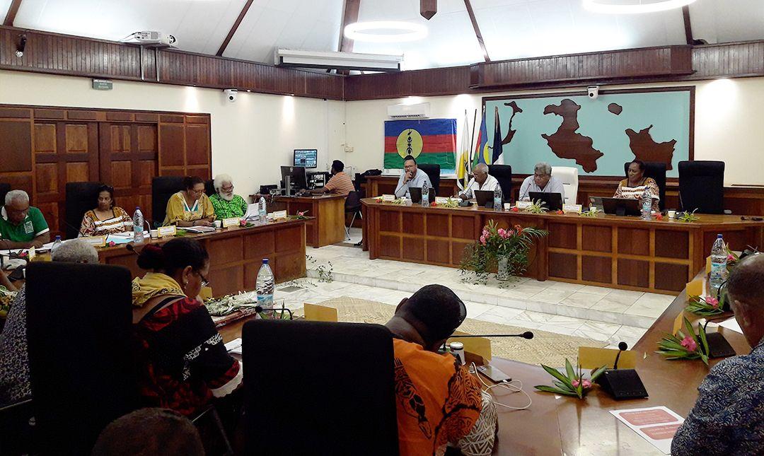 Ambiance tendue à l'assemblée de la Province des Iles