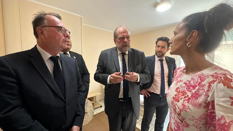 Visite d'Eric Dupond-Moretti : le centre de prise en charge des auteurs de VIF ouvrira ses portes en avril