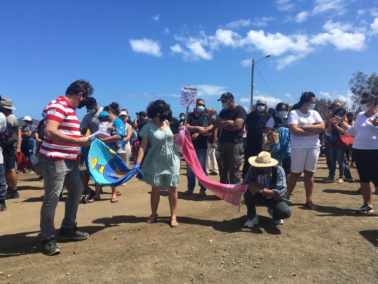 Près de 2000 personnes mobilisées contre l'obligation vaccinale à Nouméa