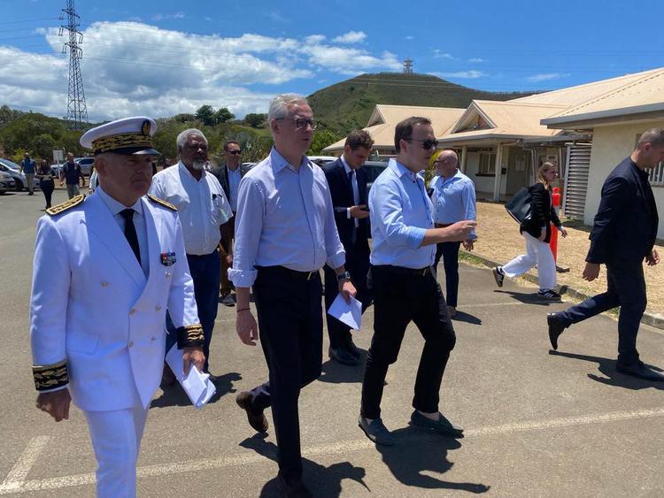 Bruno Lemaire en visite à la SLN ce matin