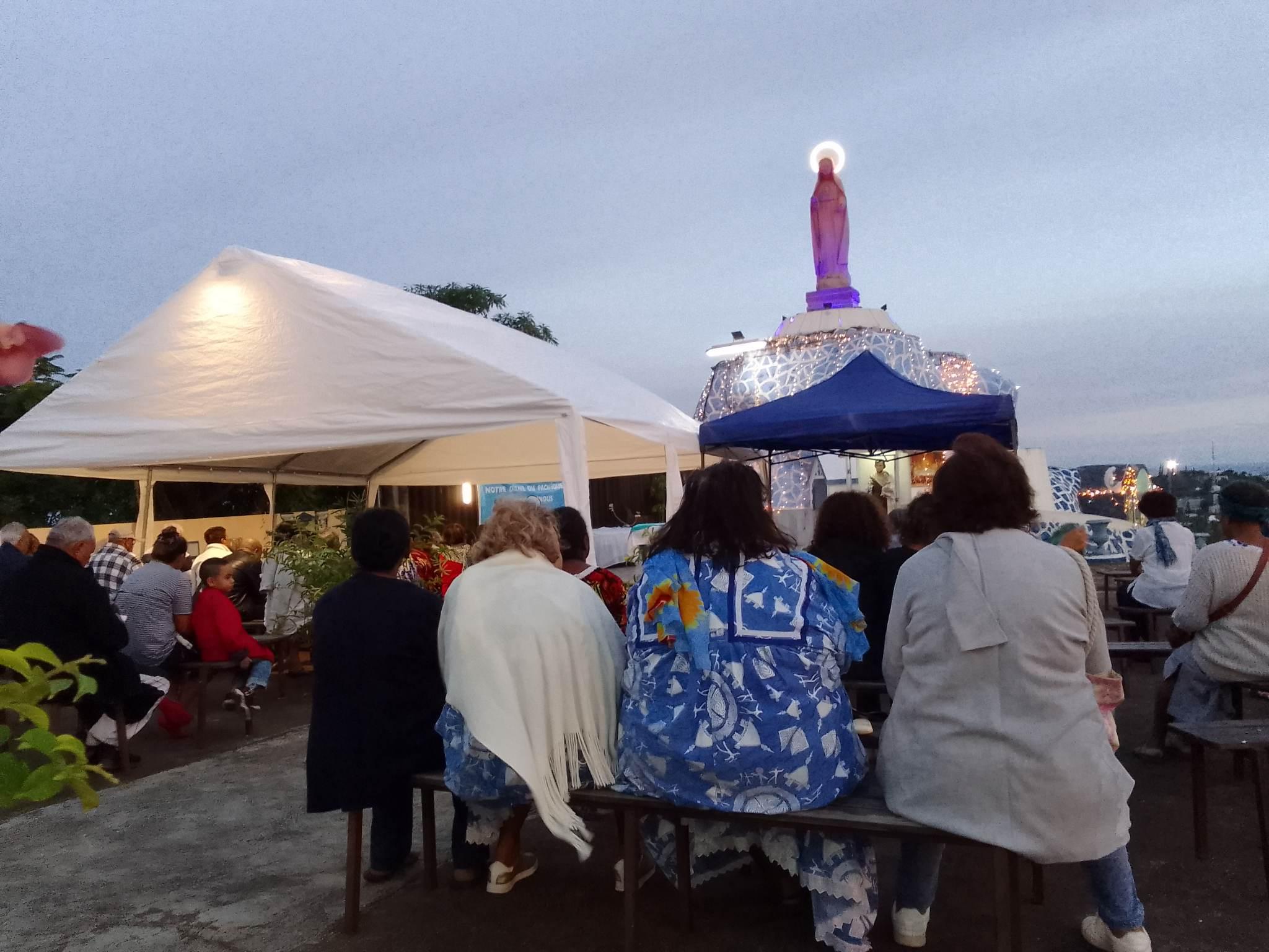 Les 24 heures de prière à Notre Dame du Pacifique