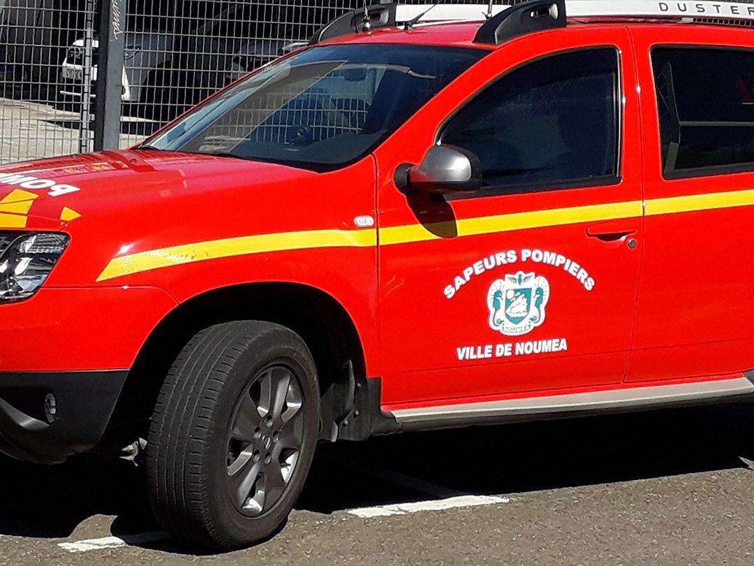 Un incendie ravage un dock de véhicules d’occasion à Ducos