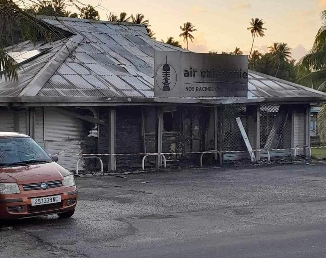 Un homme placé en détention provisoire après l'incendie de l'agence Air Cal de Wé