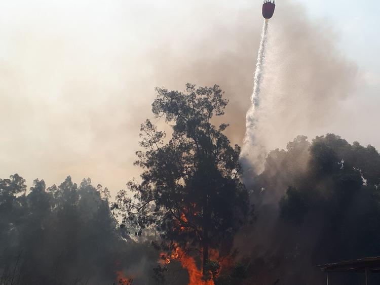 Les soldats du feu restent à pied d'œuvre