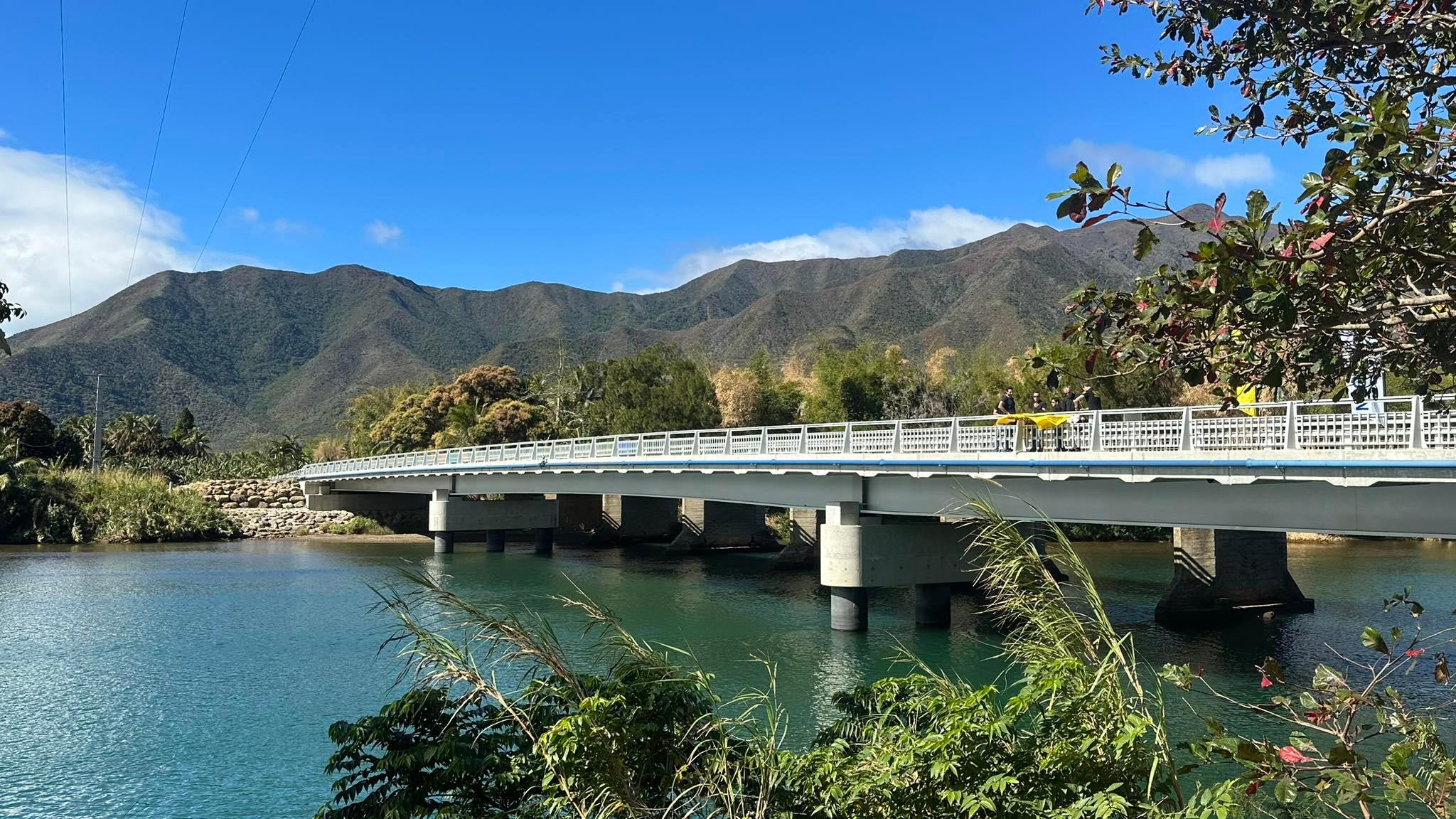 Thio : inauguration du nouveau pont en présence des élus 