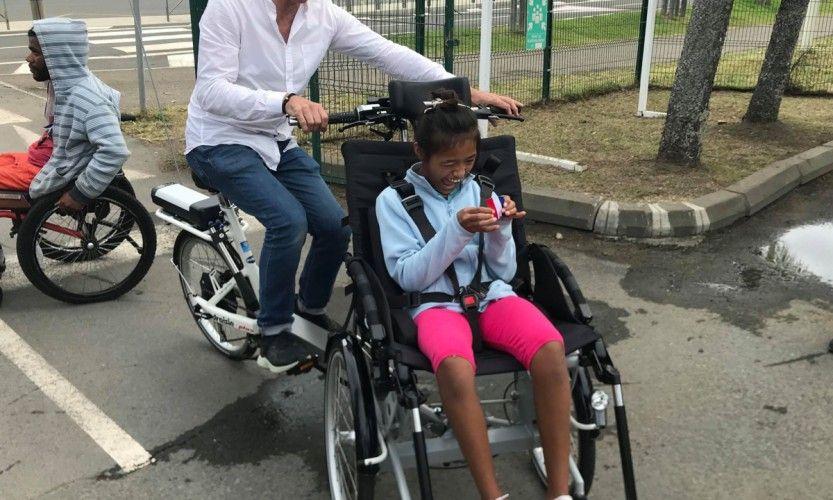 Un tricycle pour les handicapés