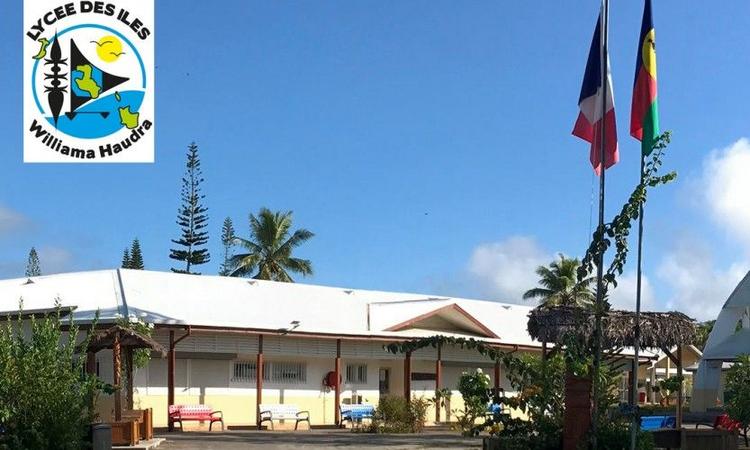 Vols en série au lycée des Iles